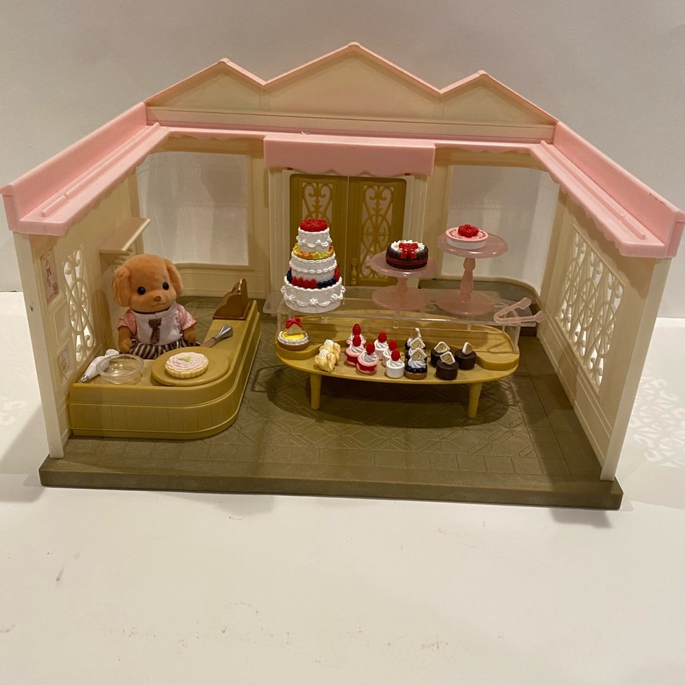 Sylvanian Families Calico Critters Village Cake Shop Retired
